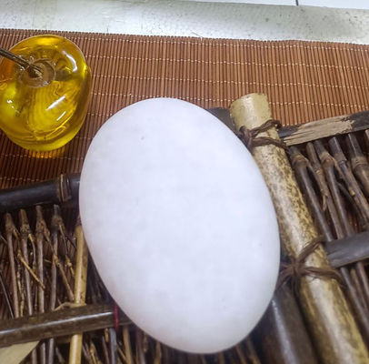 Μουσική λειτουργία 16pcs White Jade Energy Stone Beauty Massage Heater Spa Essential Oil Massage Box Για προσωπική φροντίδα της υγείας