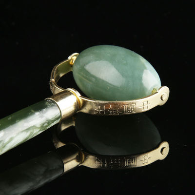 Μασάζ Jade Gua Sha Ice Roller για το πρόσωπο Φυσική πέτρα Xiuyan Jade Guasha Roller