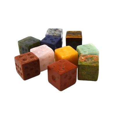 Πάρτε τα χέρια σας σε Gemstone 15mm Cube Dice Ένα must-have για κάθε λάτρη του παιχνιδιού