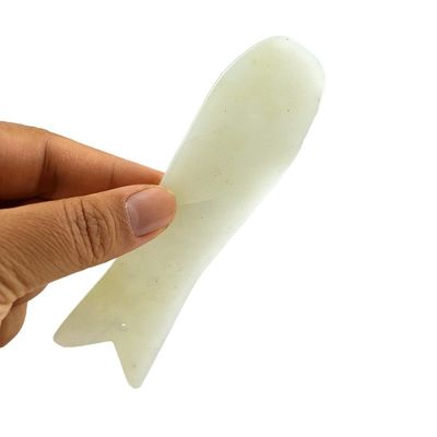 Μασάζ σώματος Ιδιότητες Μασάζ Xiuyan Jade ψάρι σχήμα Gua Sha Πρόσωπο Προστασία του δέρματος εργαλείο Αντιγήρανση Guasha Face Tool