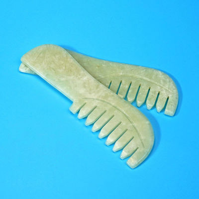 Προμήθεια πράσινη ξύρισμα Jade Gua Sha πέτρα μασάζ μαλλιά προσώπου Guasha Comb εργαλεία Xiuyu Comb με εξατομικευμένο λογότυπο διαθέσιμο