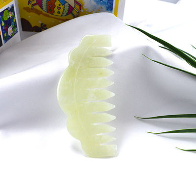 Xiuyan Jade Μασάζ Comb 9.2cm*4.6cm Μέγεθος Ελαφρύ πράσινο χρώμα Προωθεί την κυκλοφορία του αίματος και βελτιώνει τον ύπνο