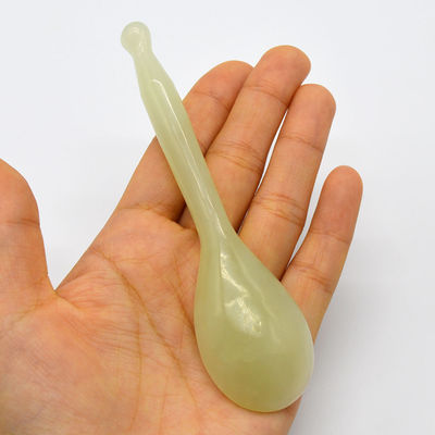 Φροντίδα σώματος Xiuyan Jade Gua Sha Μέσο μασάζ πράσινο σχήμα κουτάλι Guasha Scarping εργαλείο για την υγεία και την ευεξία