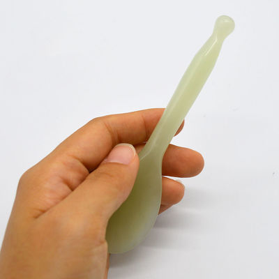 Φροντίδα σώματος Xiuyan Jade Gua Sha Μέσο μασάζ πράσινο σχήμα κουτάλι Guasha Scarping εργαλείο για την υγεία και την ευεξία